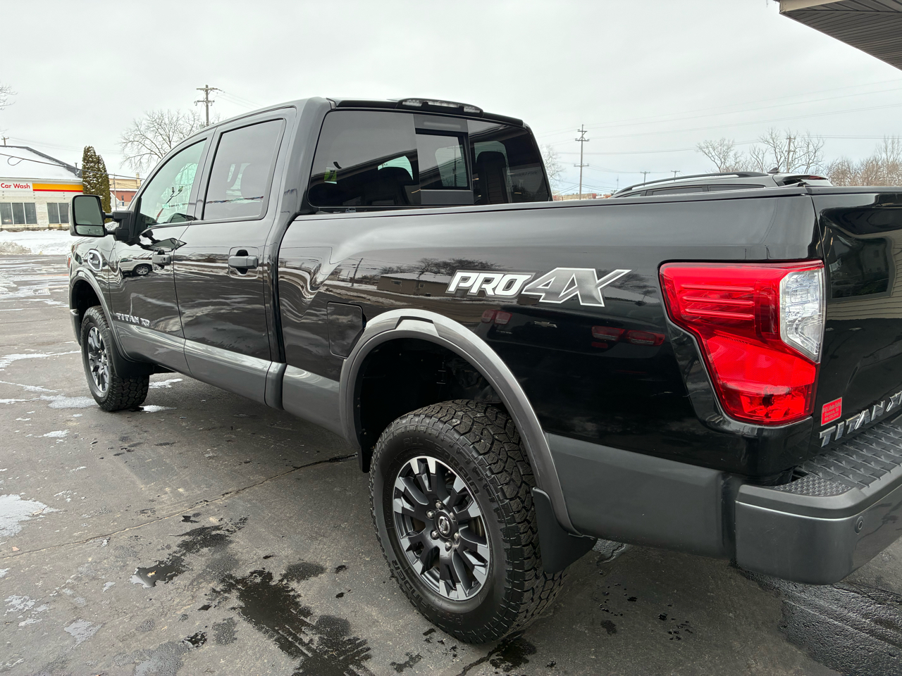 2016 Nissan Titan PRO-4X photo 3