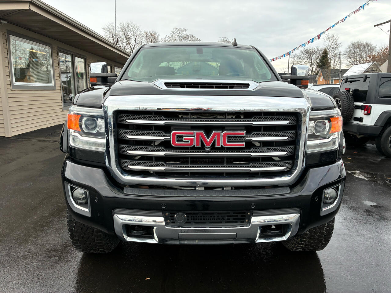GMC Sierra 2500HD SLT Crew Cab Short Bed 4WD 2017