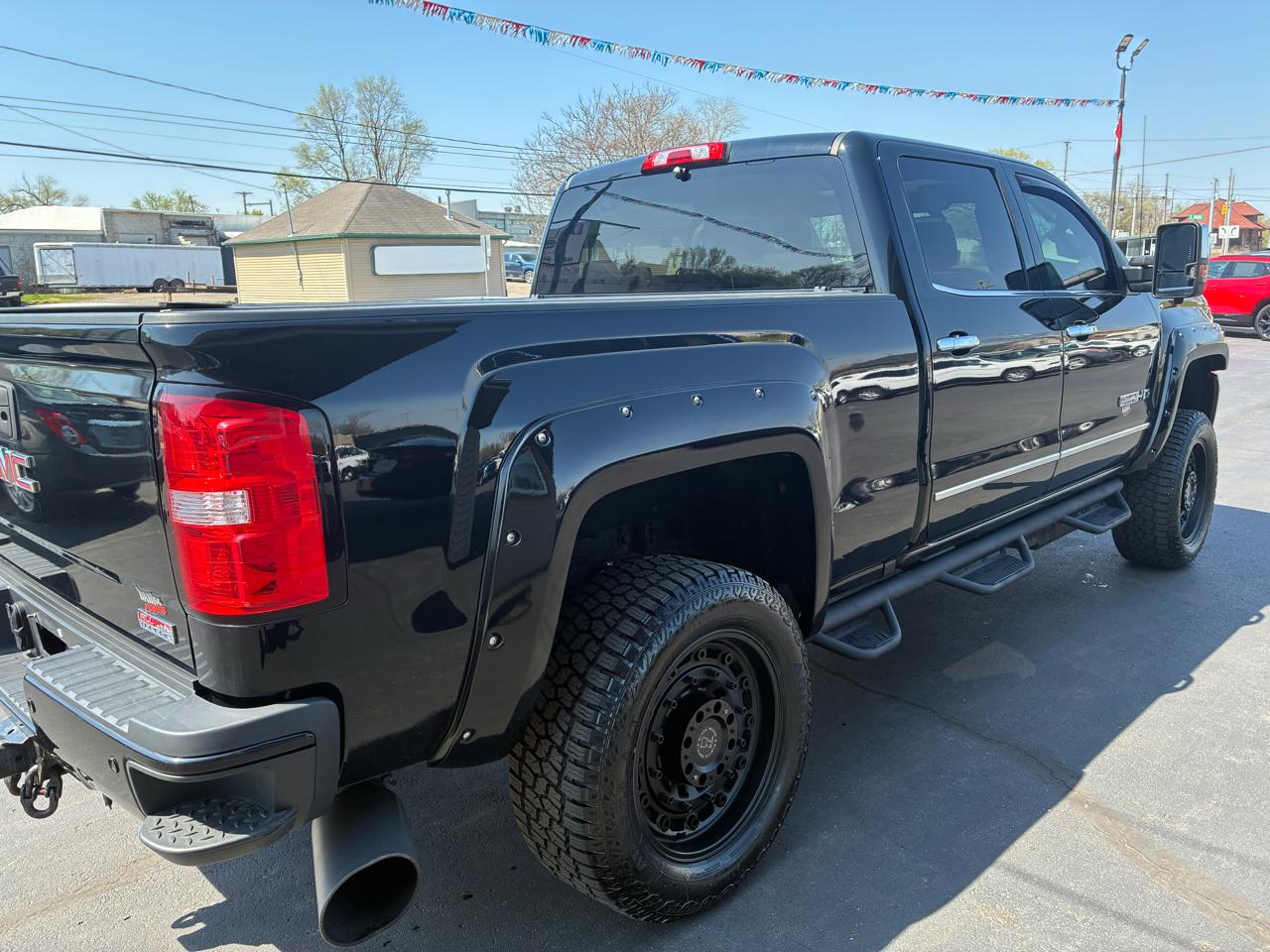 GMC Sierra 2500HD SLT Crew Cab Short Bed 4WD 2017