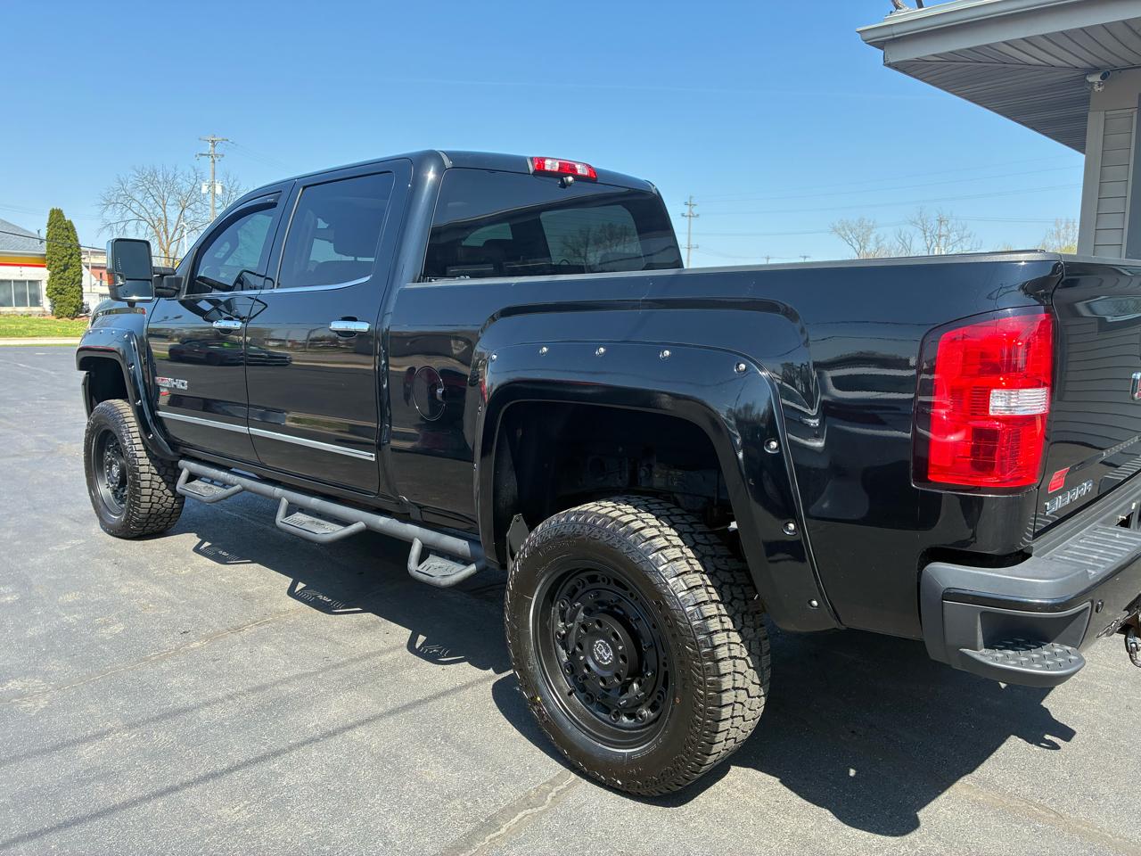 GMC Sierra 2500HD SLT Crew Cab Short Bed 4WD 2017