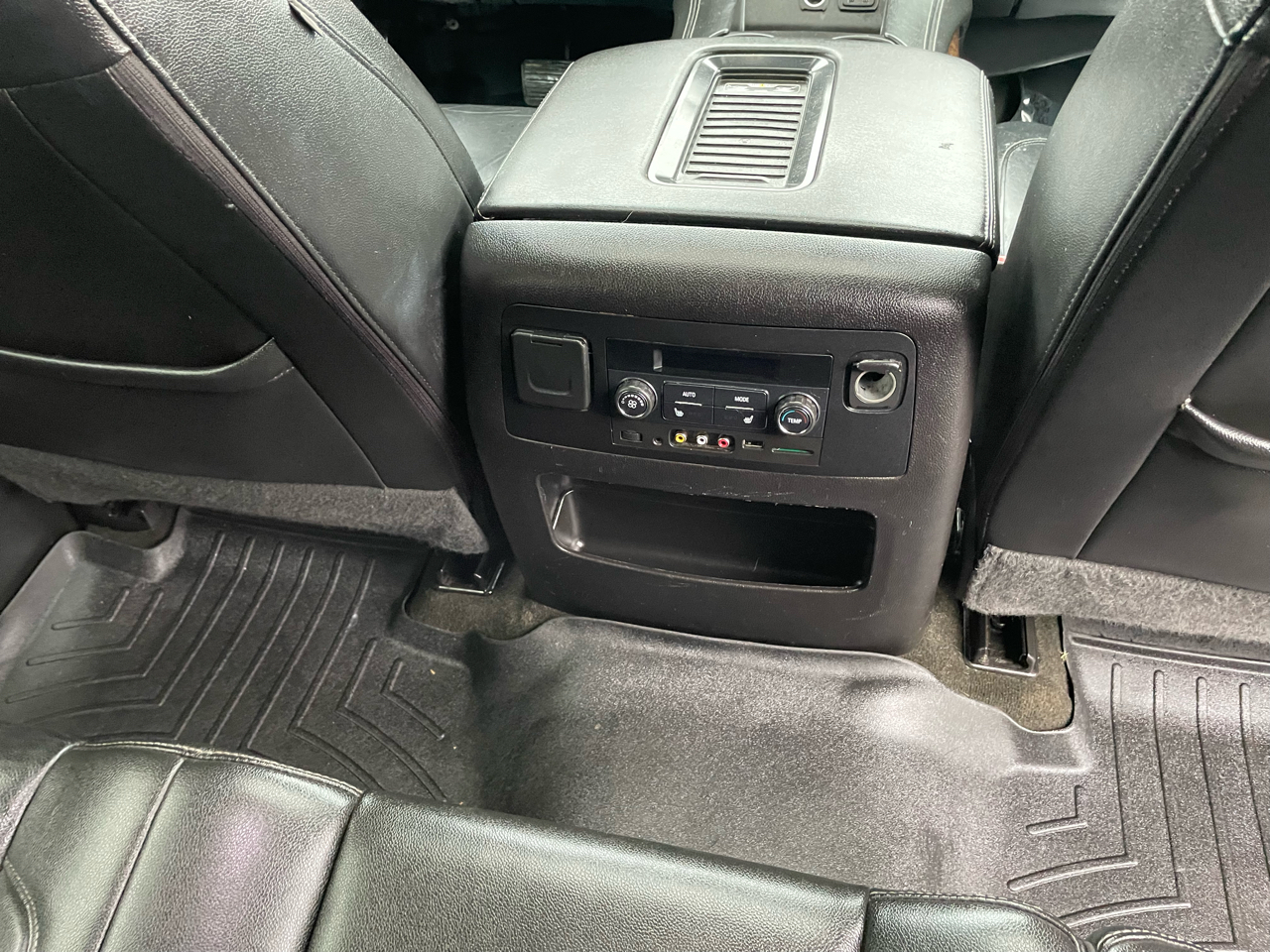 Chevrolet Suburban LT 4WD 2016