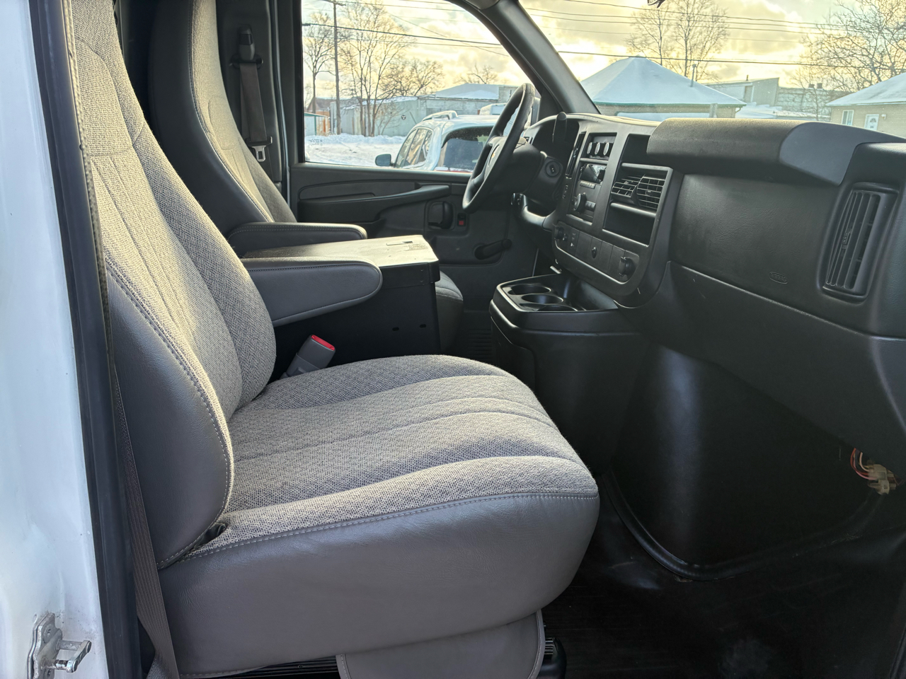 Chevrolet Express 2500 Cargo 2012
