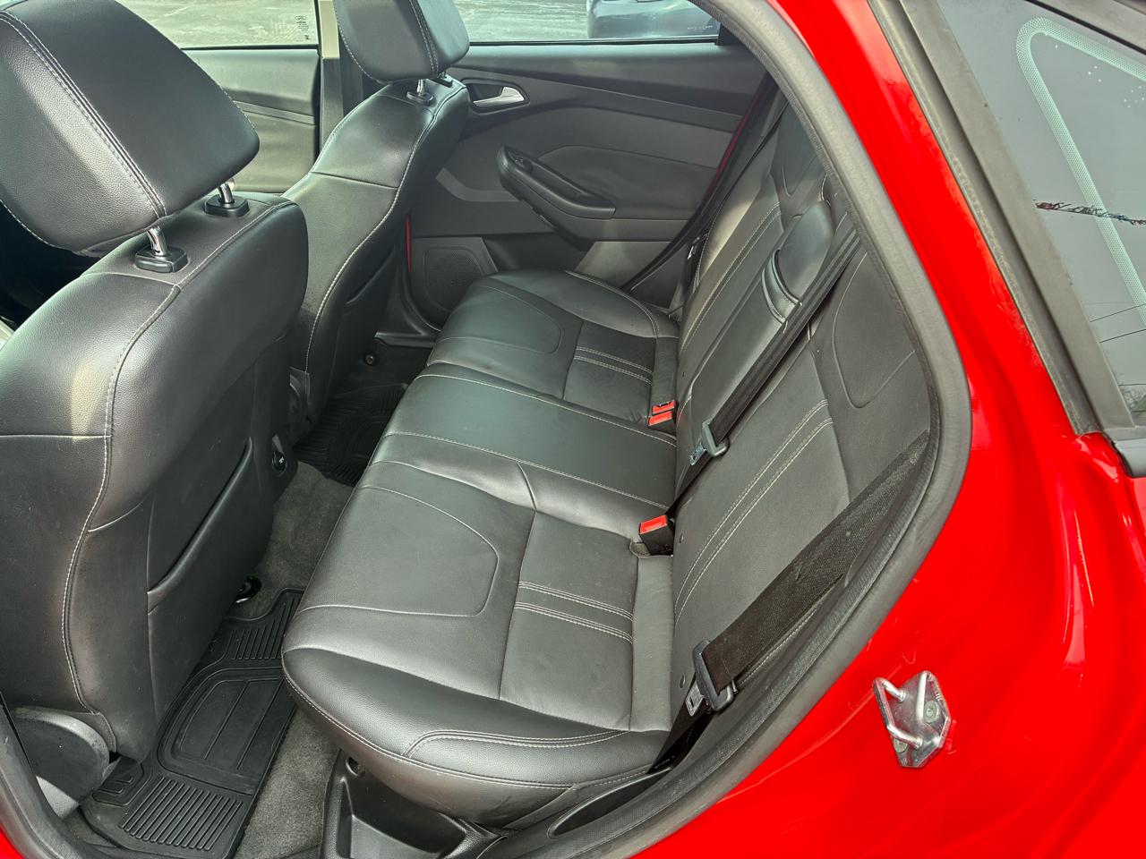 Ford Focus SEL Sedan 2012