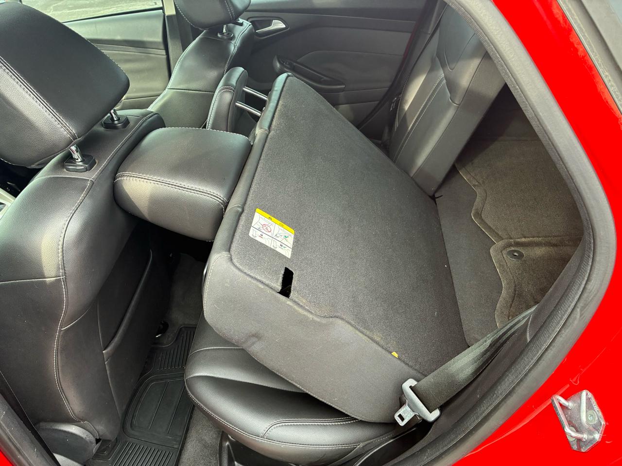 Ford Focus SEL Sedan 2012