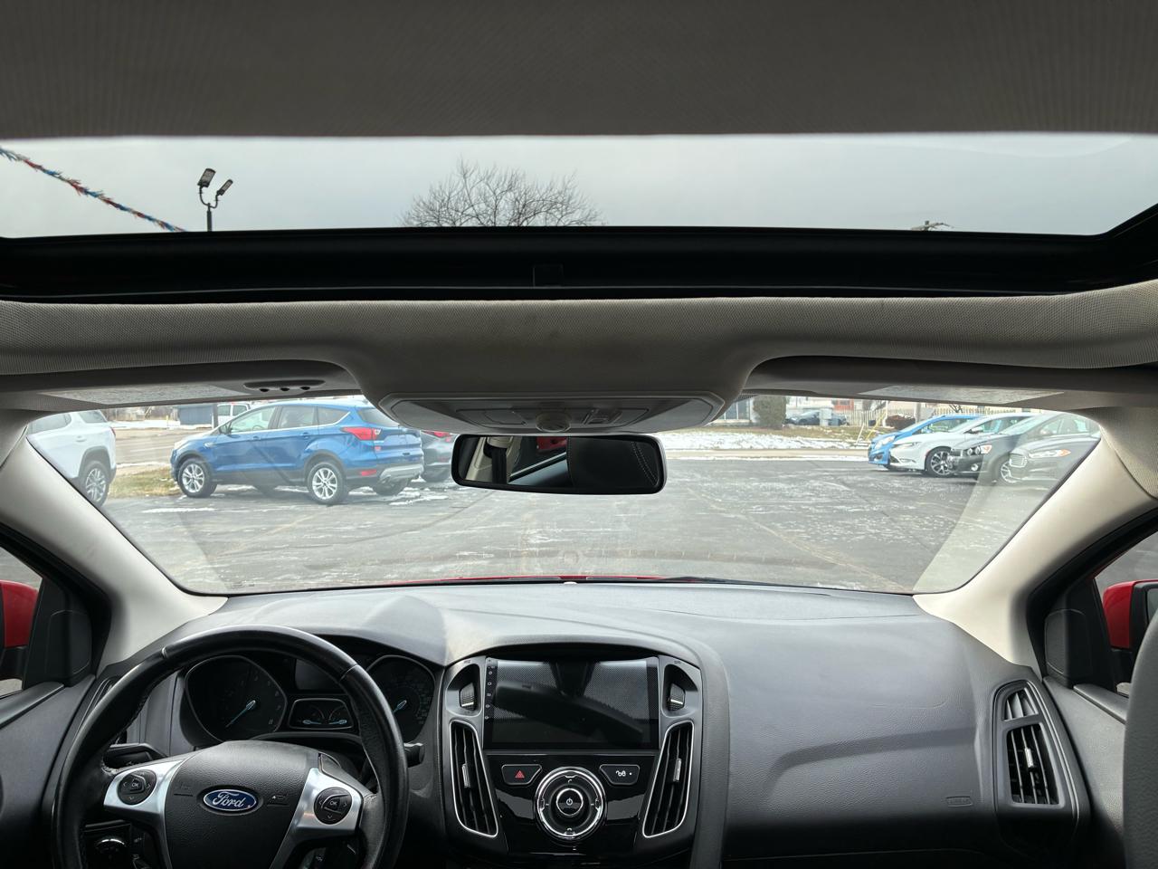 Ford Focus SEL Sedan 2012