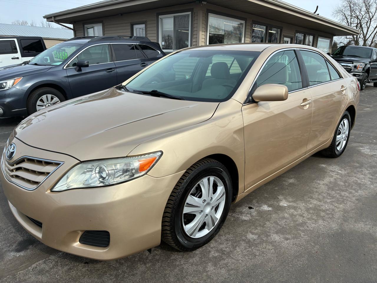 2010 Toyota Camry 4dr Sdn LE Auto