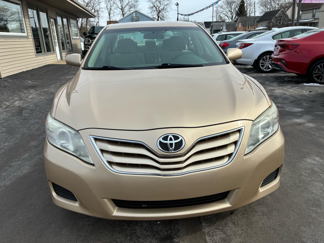 Toyota Camry 4dr Sdn LE Auto 2010