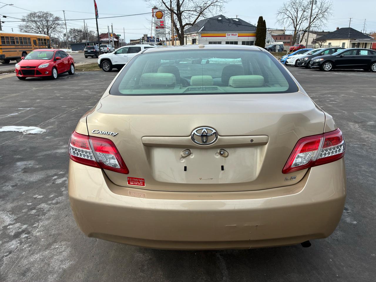 Toyota Camry 4dr Sdn LE Auto 2010