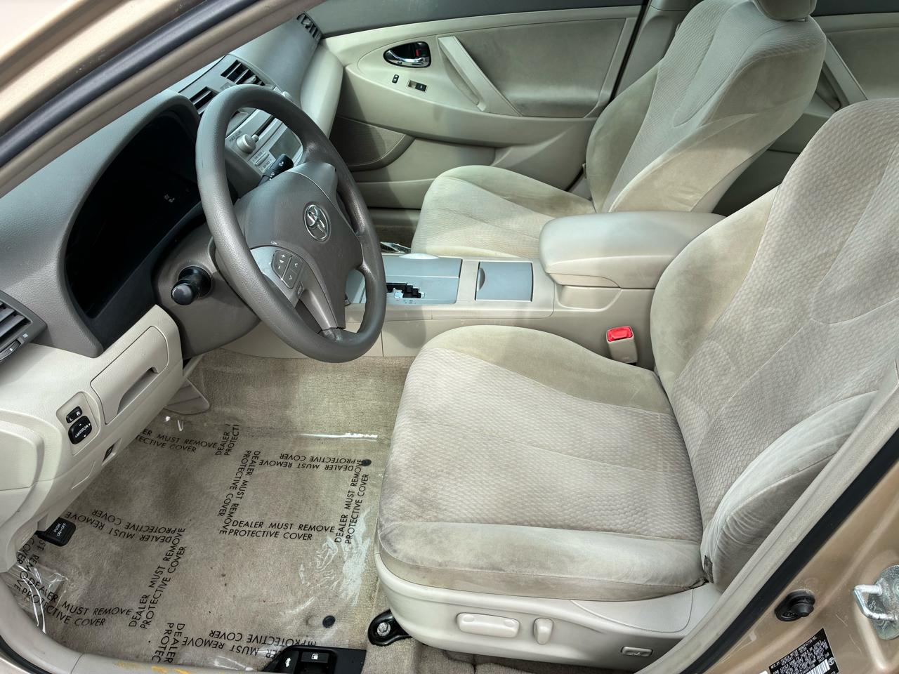 Toyota Camry 4dr Sdn LE Auto 2010