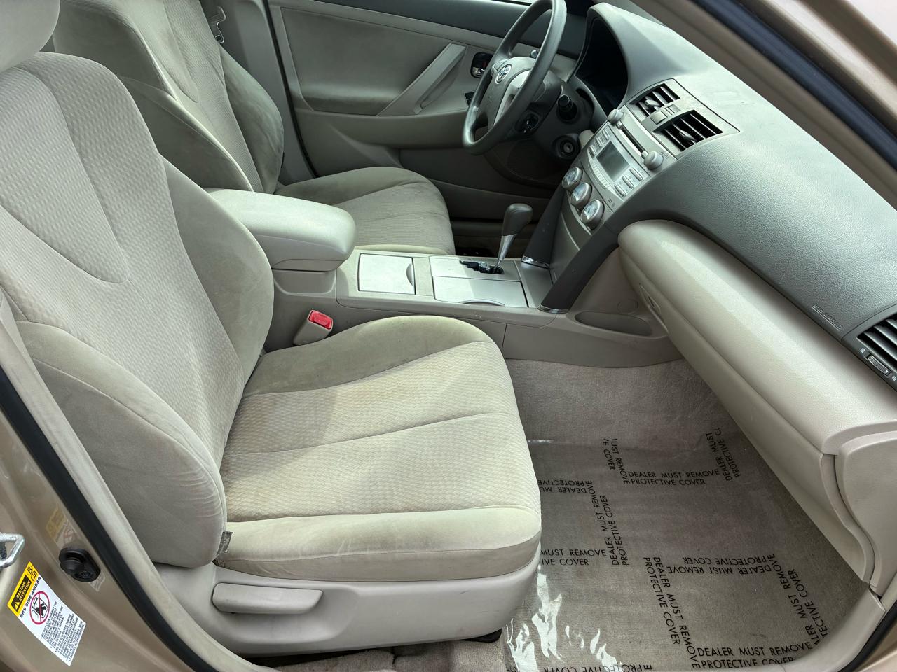 Toyota Camry 4dr Sdn LE Auto 2010