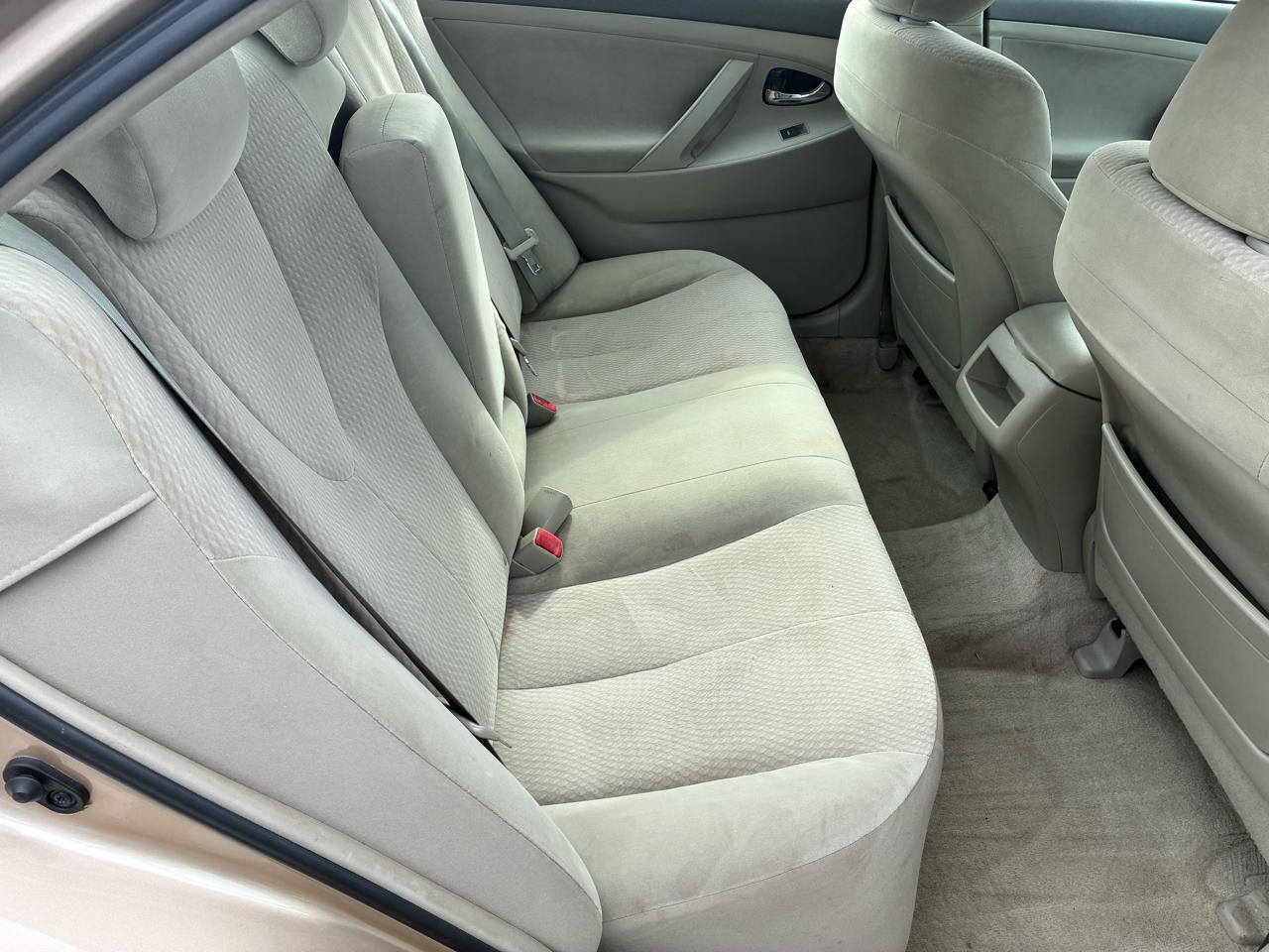 Toyota Camry 4dr Sdn LE Auto 2010