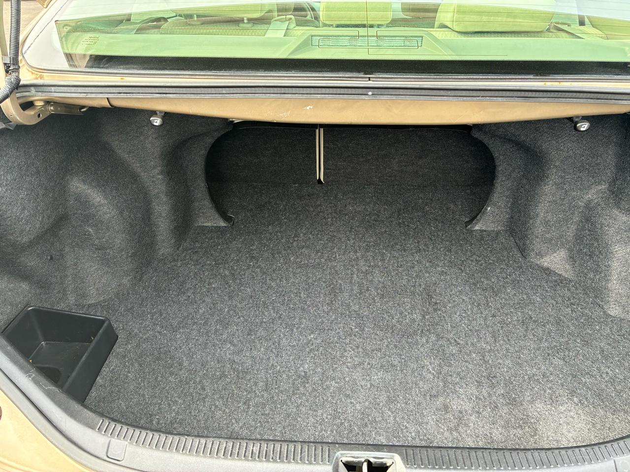 Toyota Camry 4dr Sdn LE Auto 2010