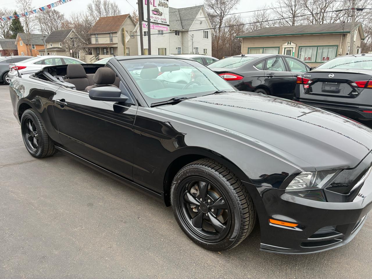 Ford Mustang V6 Convertible 2013