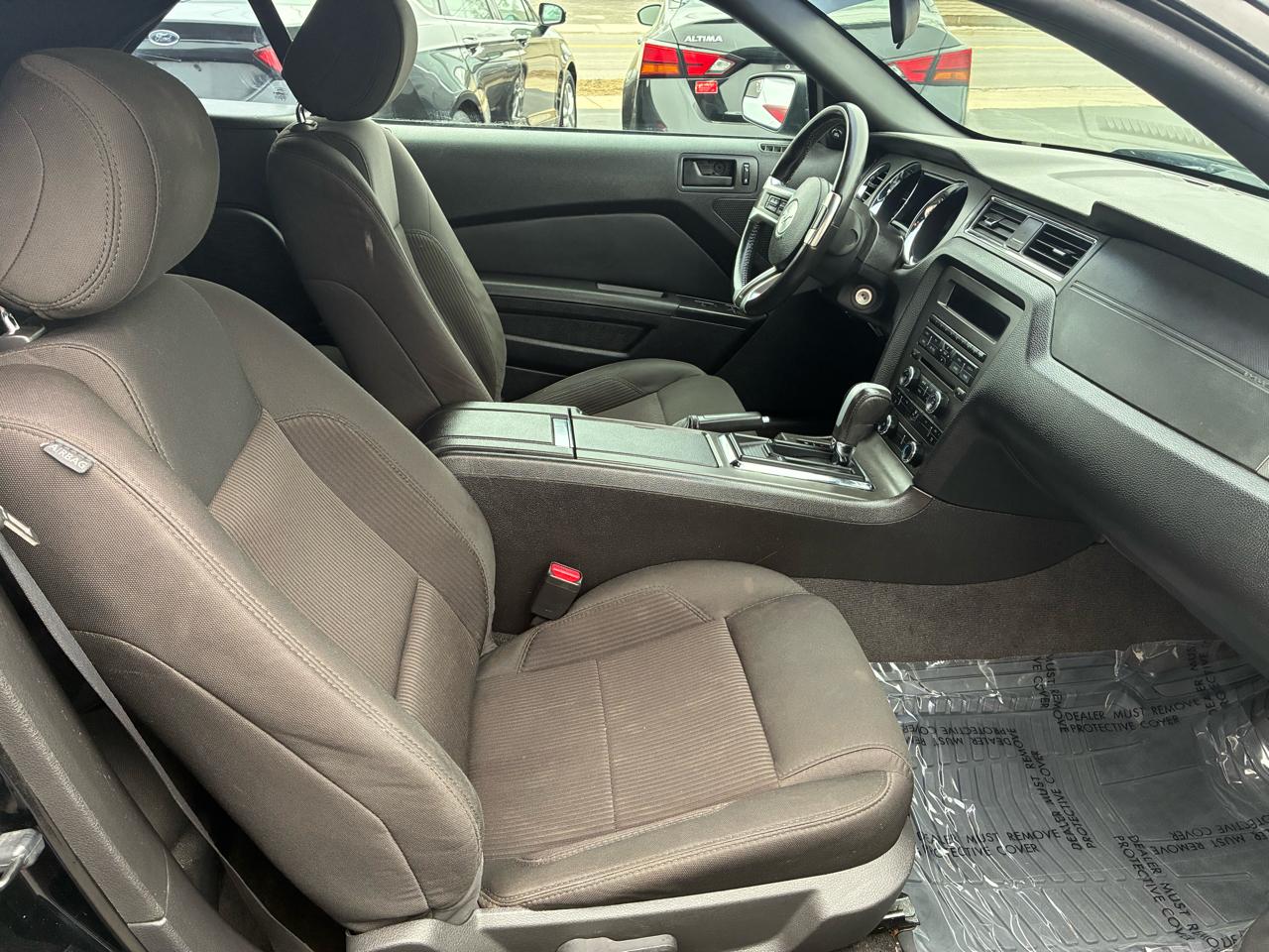 Ford Mustang V6 Convertible 2013