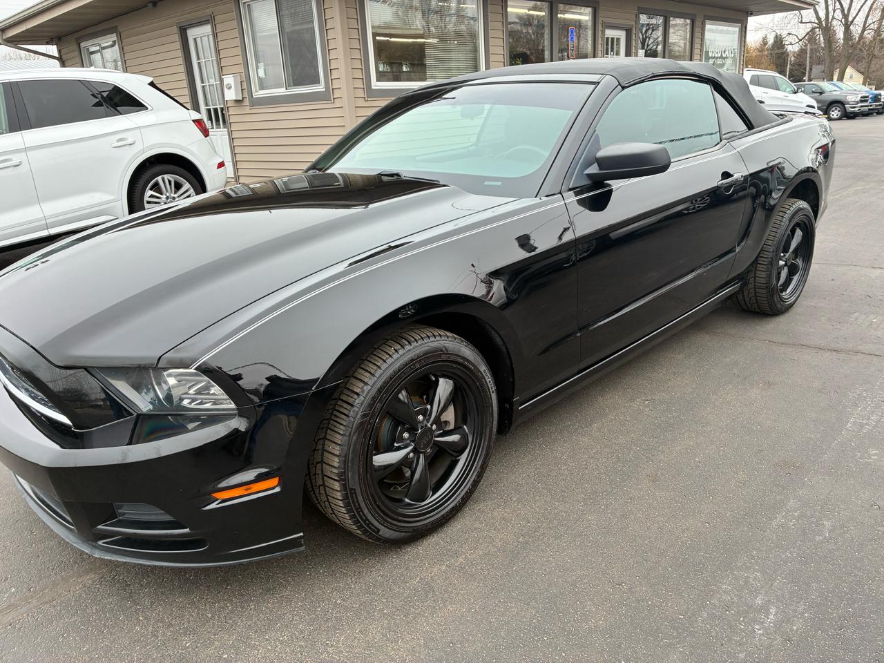 Ford Mustang V6 Convertible 2013