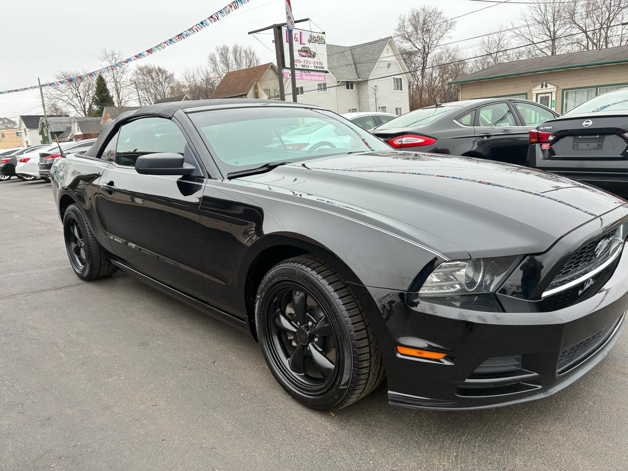 Ford Mustang V6 Convertible 2013