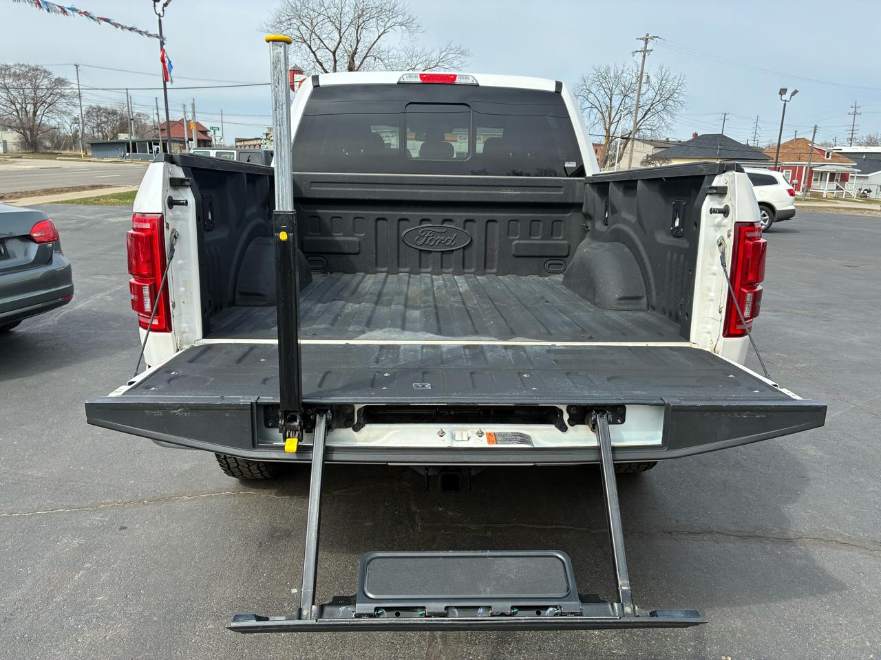 Ford F-150 Lariat SuperCab 4WD 2015