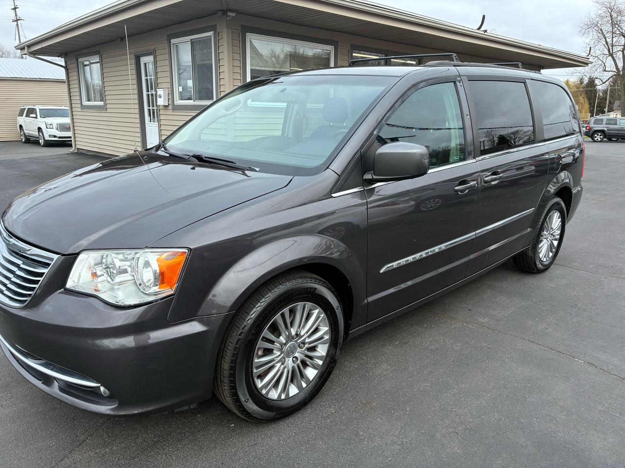Chrysler Town & Country Touring-L 2016