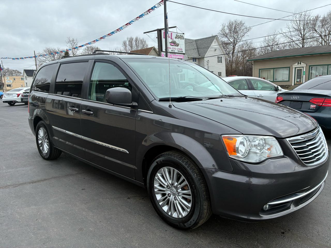 Chrysler Town & Country Touring-L 2016