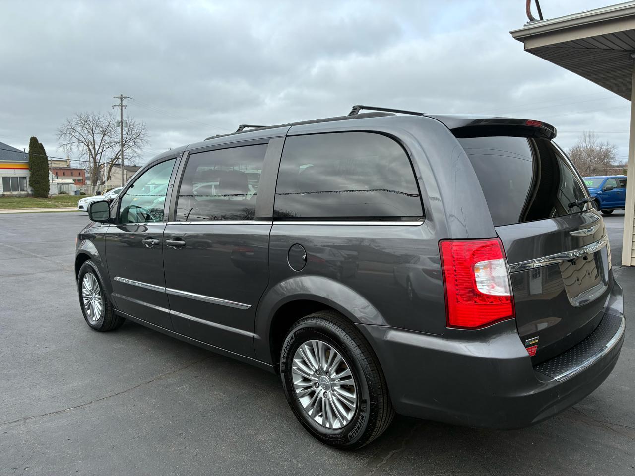 Chrysler Town & Country Touring-L 2016