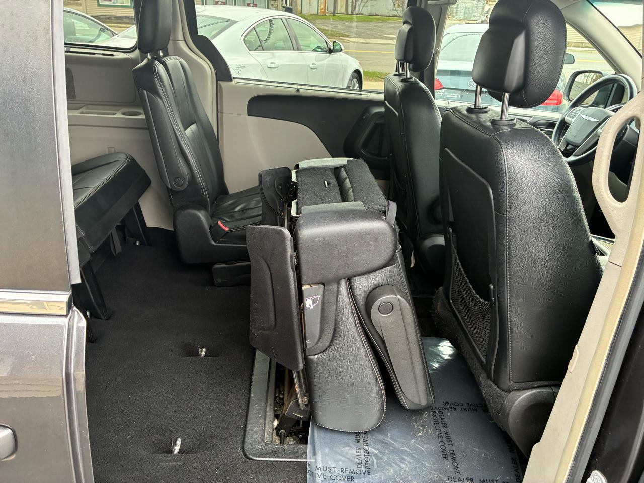 Chrysler Town & Country Touring-L 2016