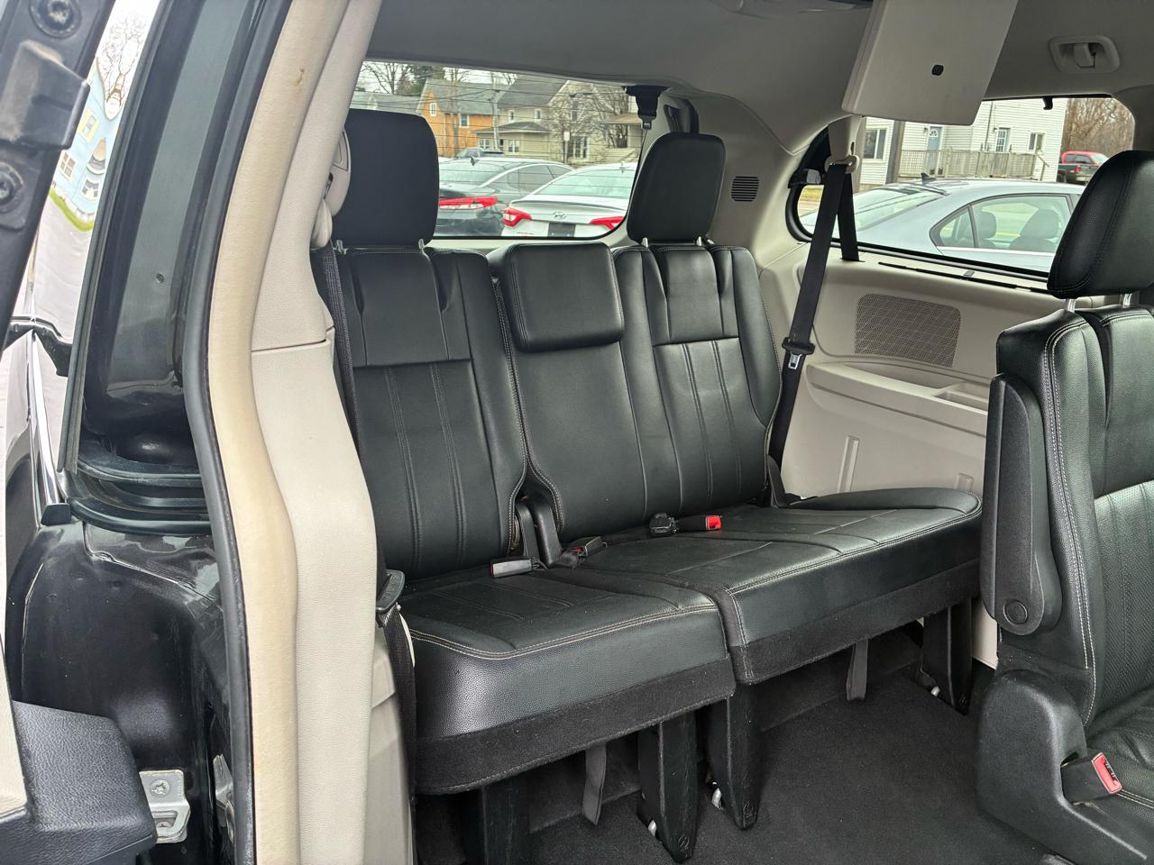 Chrysler Town & Country Touring-L 2016