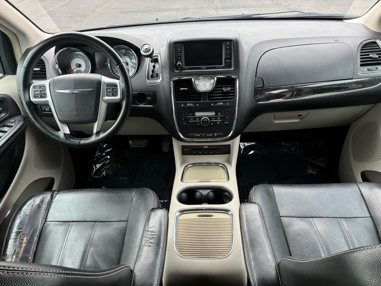 Chrysler Town & Country Touring-L 2016