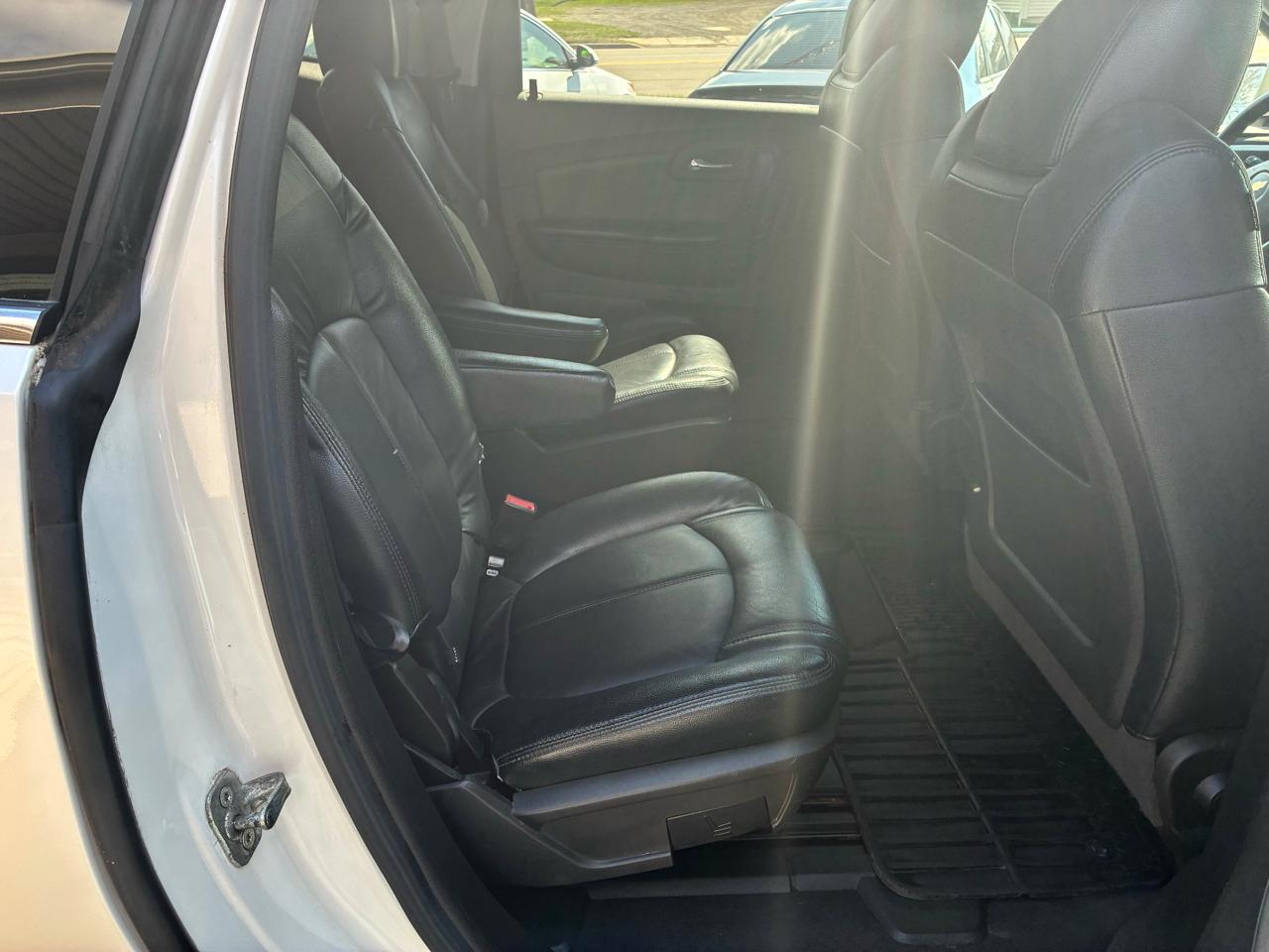 Chevrolet Traverse LT FWD 2011