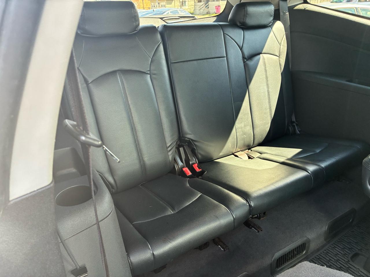 Chevrolet Traverse LT FWD 2011