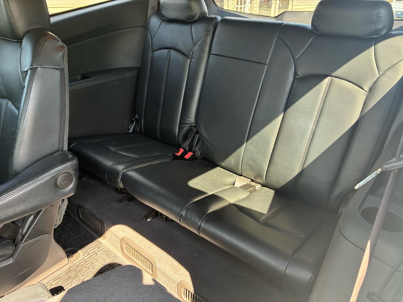 Chevrolet Traverse LT FWD 2011