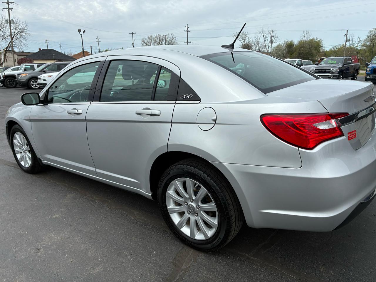 Chrysler 200 Touring 2012