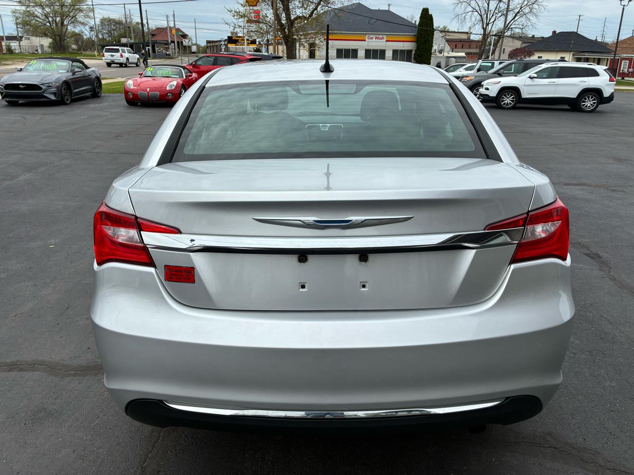 Chrysler 200 Touring 2012