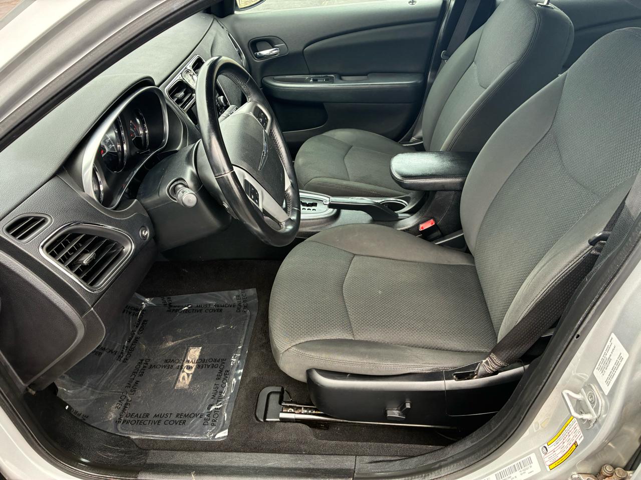 Chrysler 200 Touring 2012