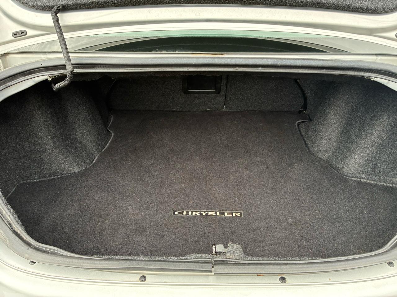 Chrysler 200 Touring 2012