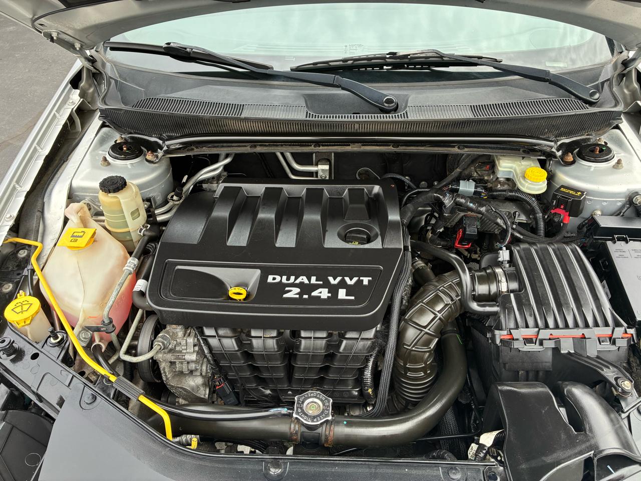 Chrysler 200 Touring 2012