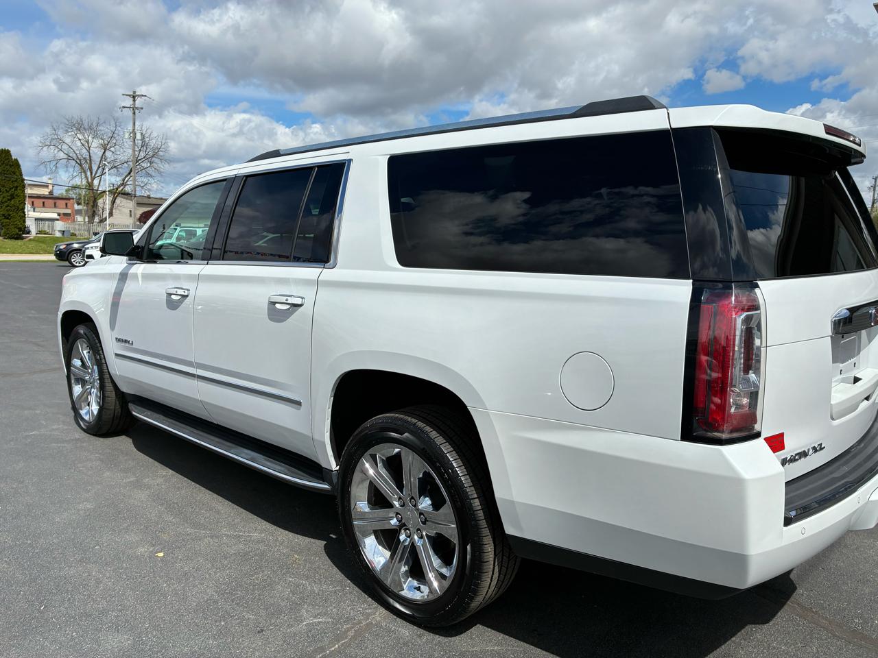 GMC Yukon XL Denali 4WD 2017