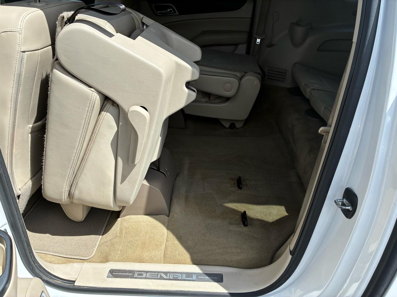 GMC Yukon XL Denali 4WD 2017