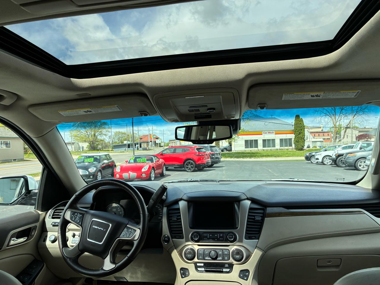 GMC Yukon XL Denali 4WD 2017
