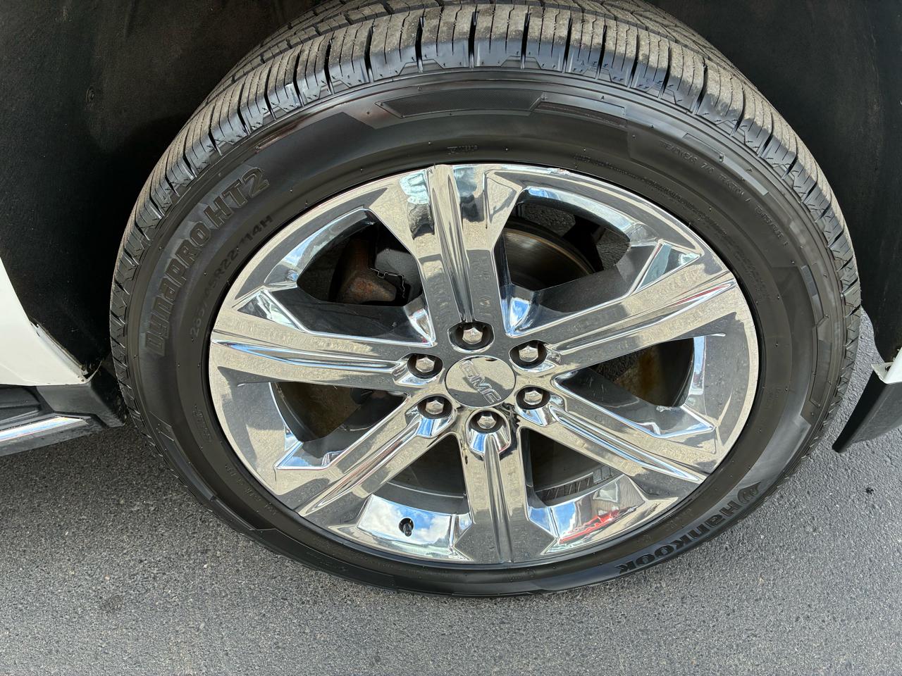 GMC Yukon XL Denali 4WD 2017