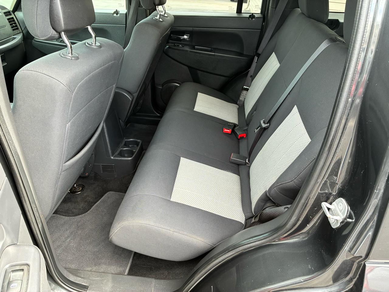 Jeep Liberty Sport 4WD 2010