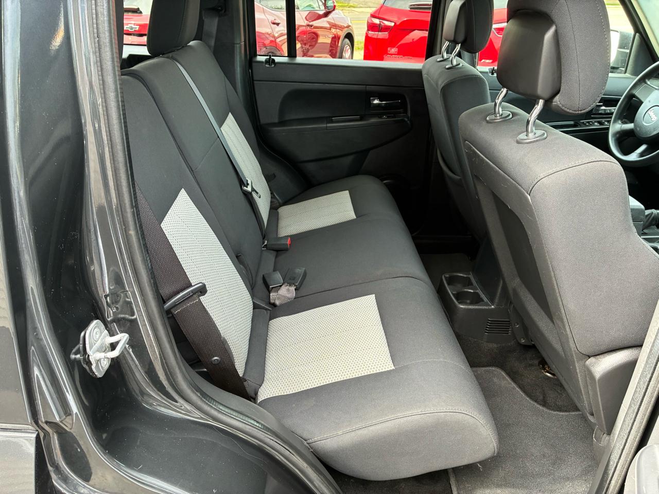 Jeep Liberty Sport 4WD 2010