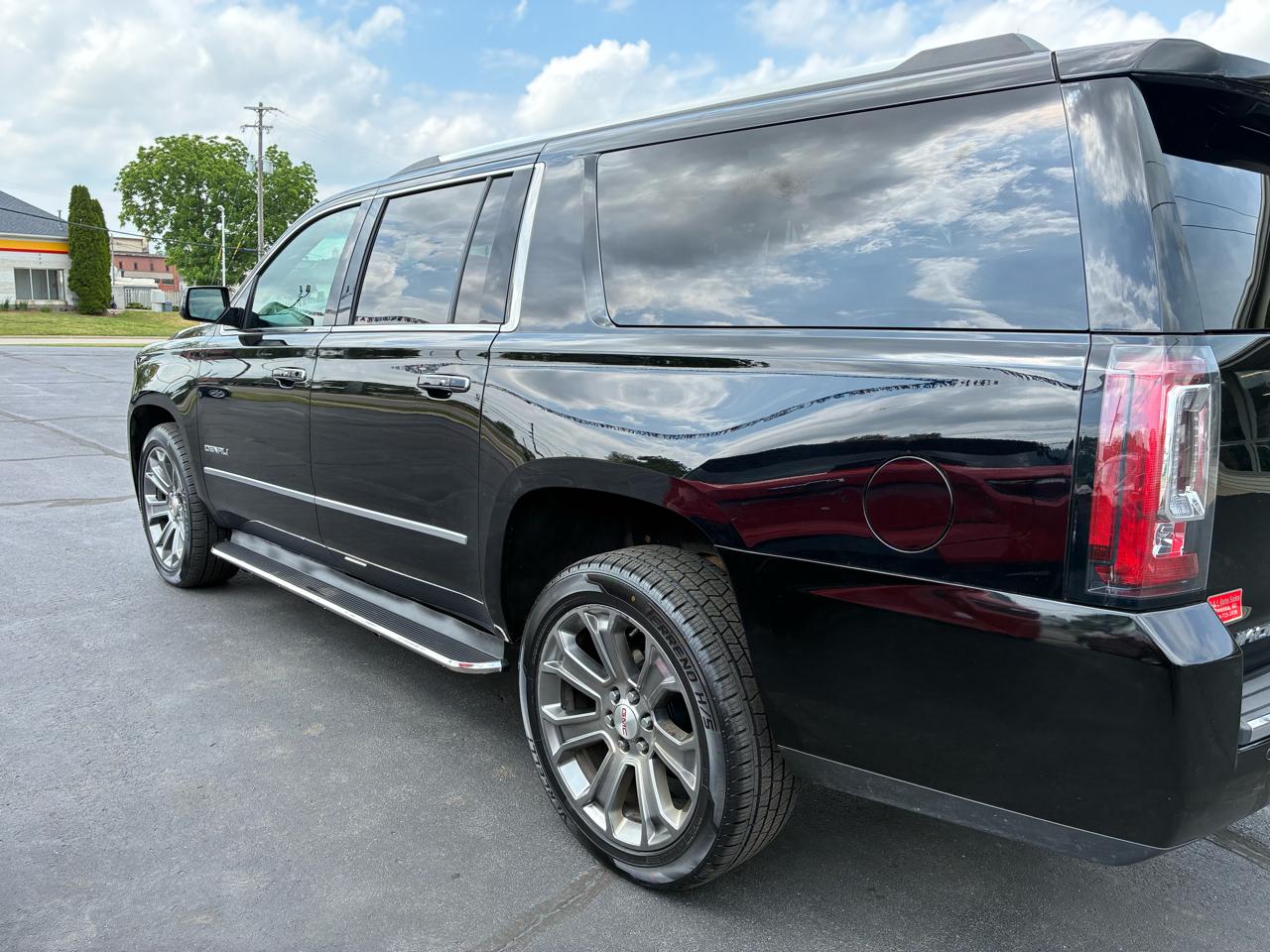 GMC Yukon XL Denali 4WD 2016