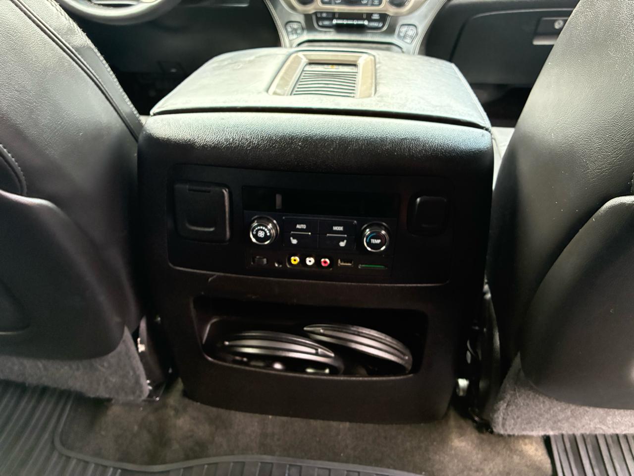 GMC Yukon XL Denali 4WD 2016