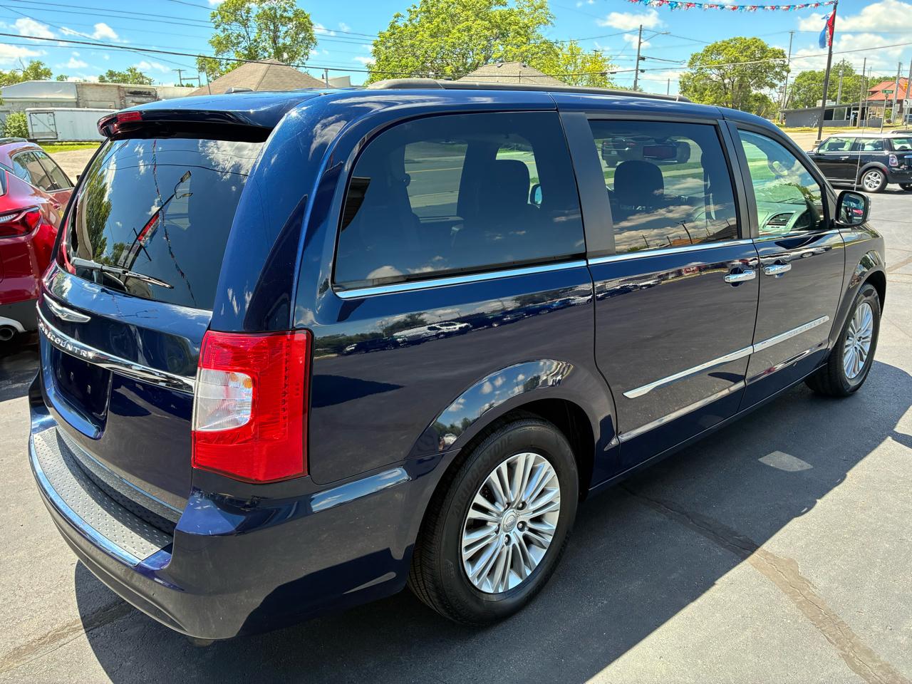 Chrysler Town & Country Touring-L 2015