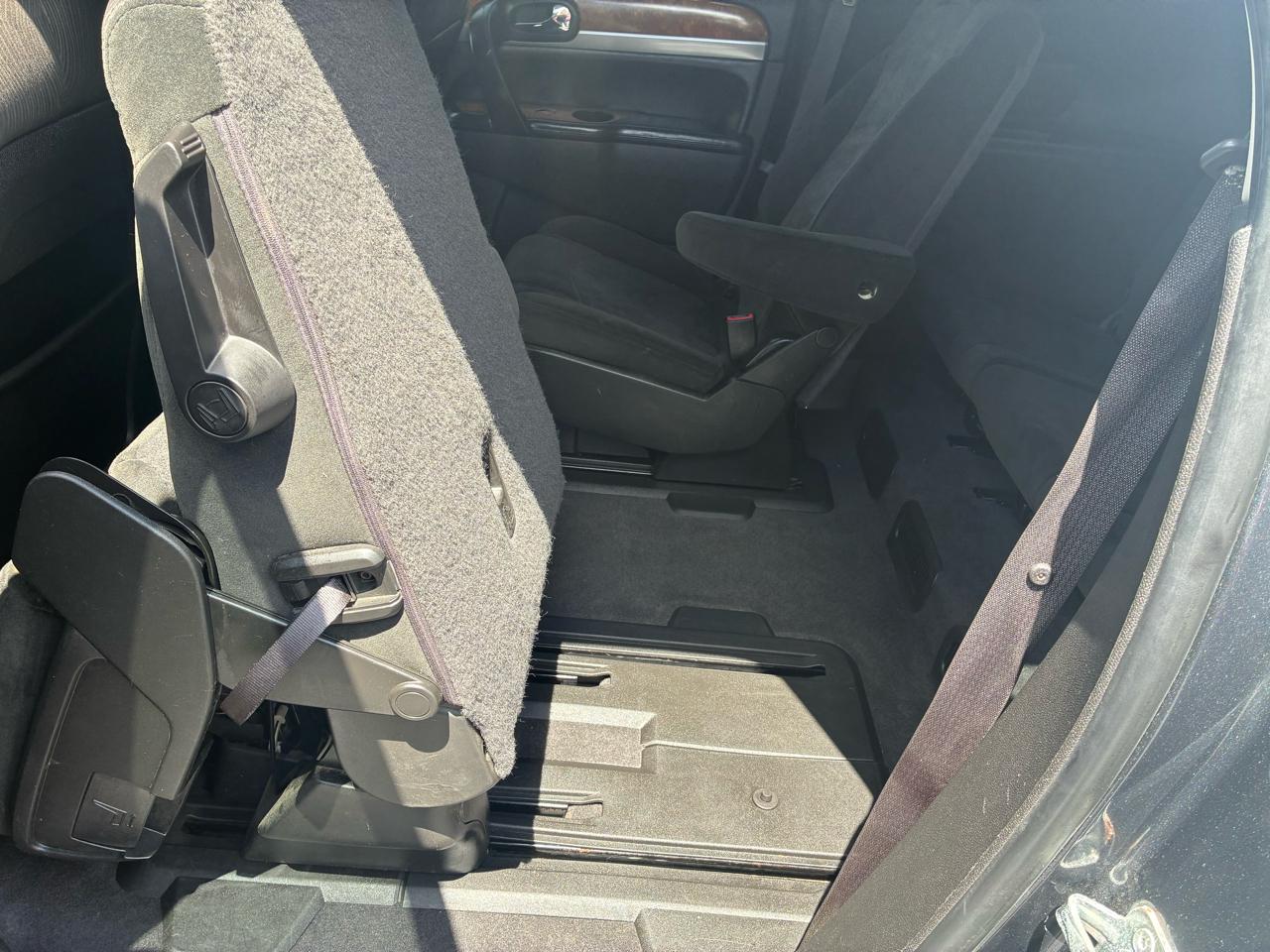 Buick Enclave Convenience FWD 2012