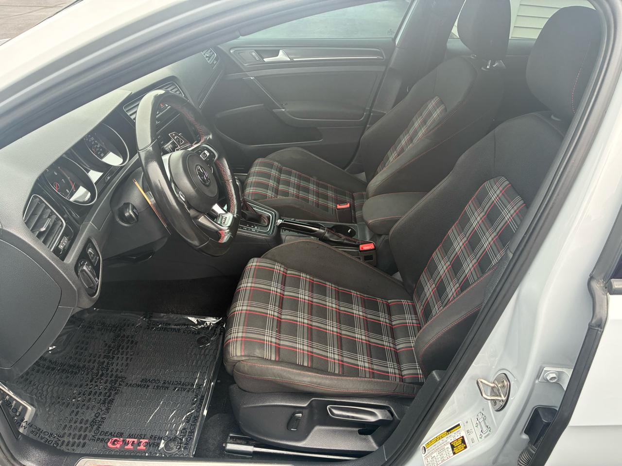 Volkswagen Golf GTI SE 6A 4-Door 2018
