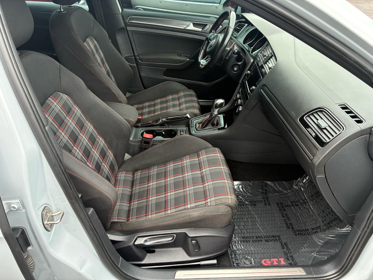 Volkswagen Golf GTI SE 6A 4-Door 2018