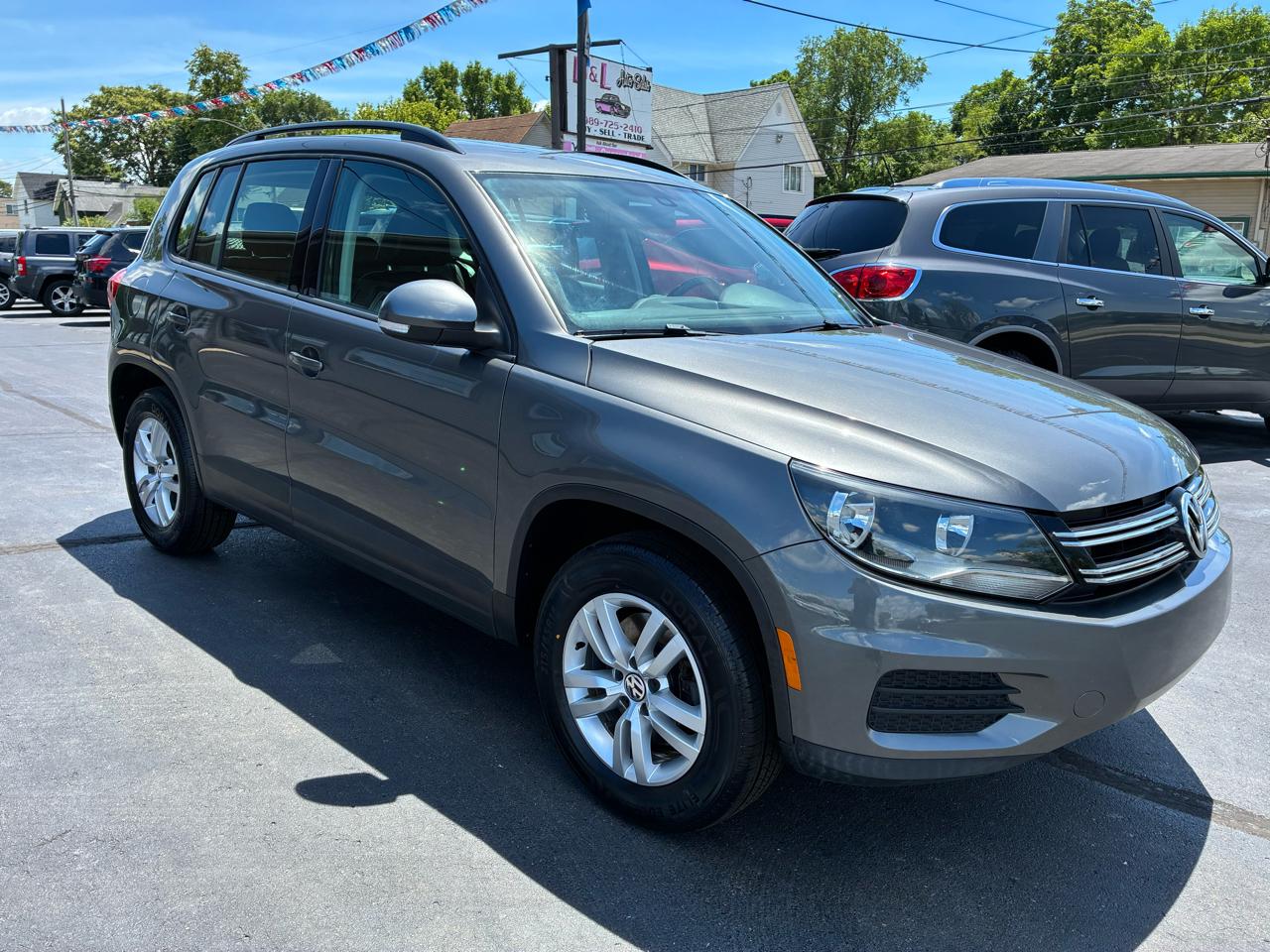 Volkswagen Tiguan SE 2016