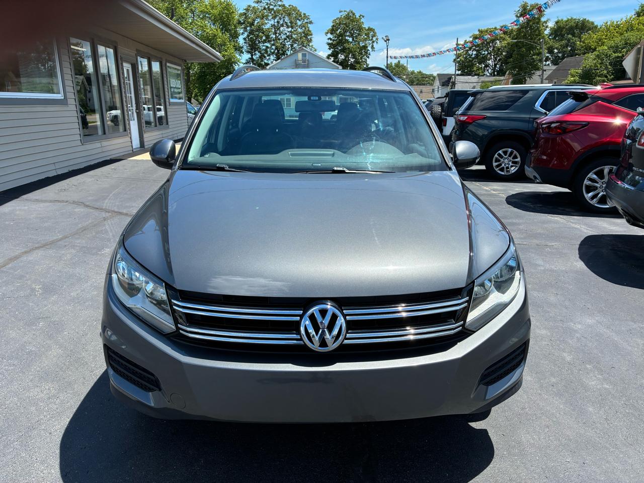 Volkswagen Tiguan SE 2016