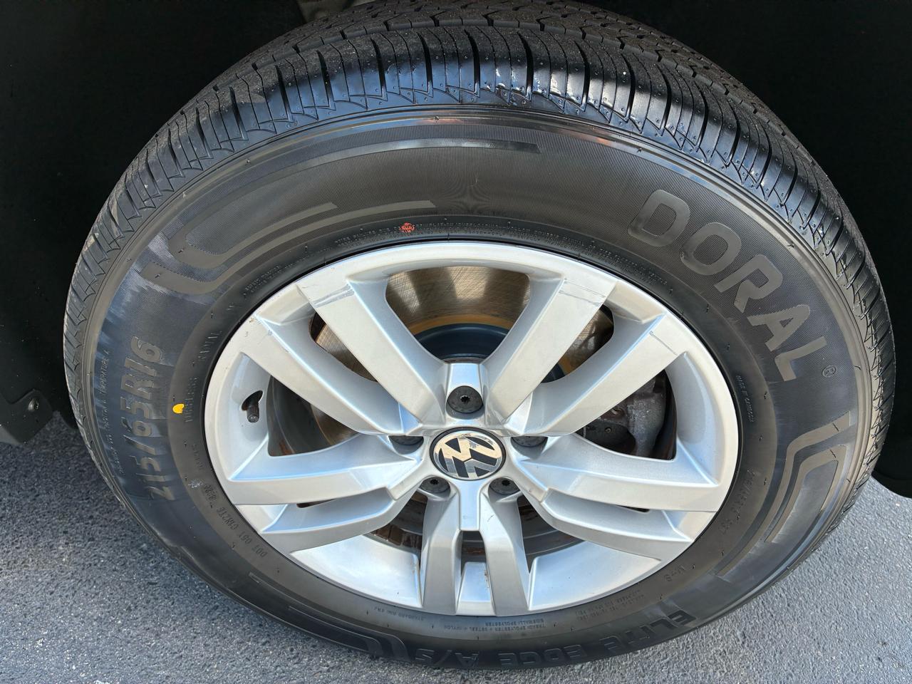 Volkswagen Tiguan SE 2016